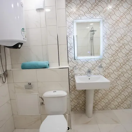 Si Free Parking Apartment